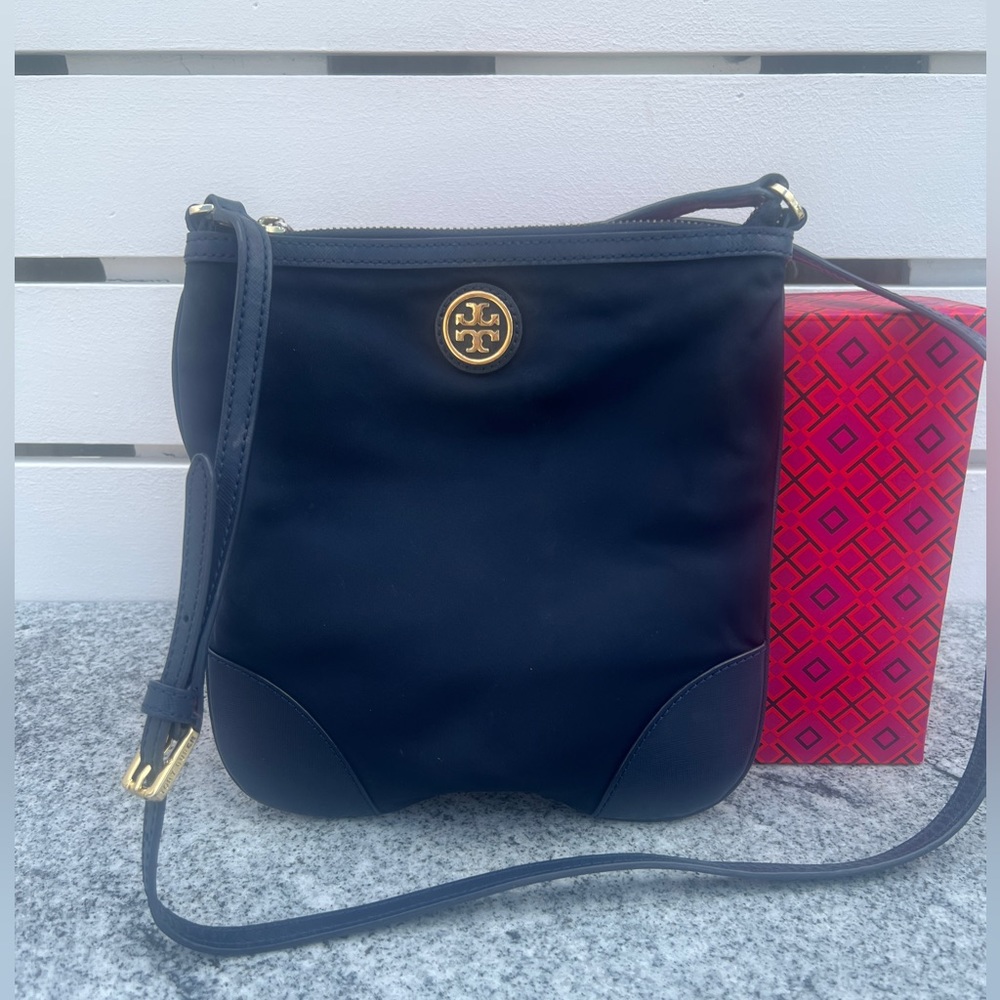 Tory Burch Robinson Nylon Swingpack Navy- Great Condition